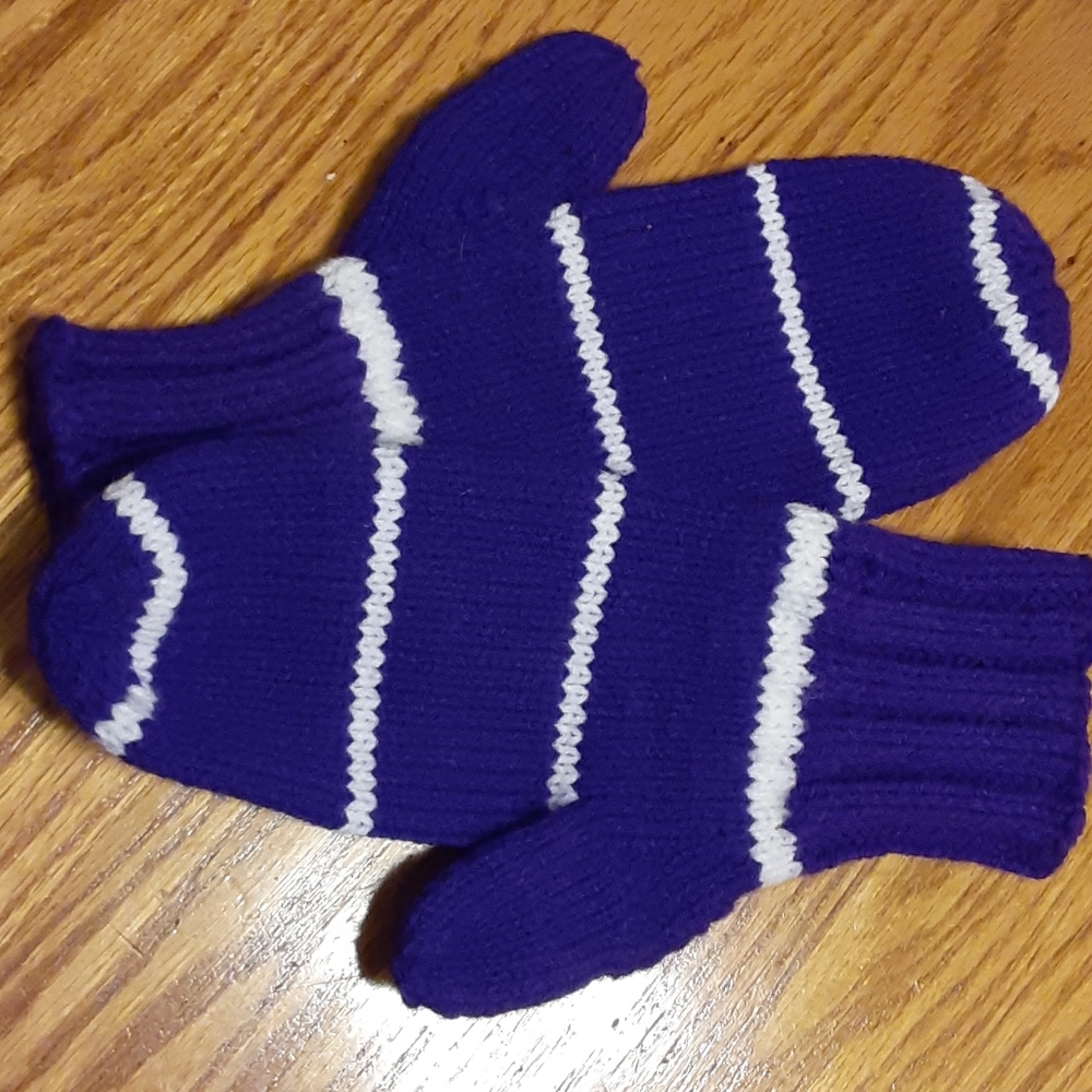 Women's  large hand knit purple mittens